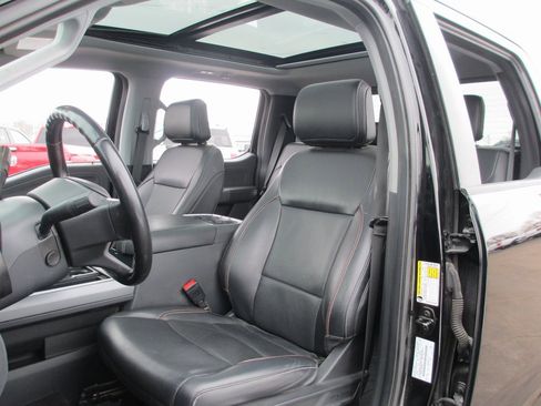 Used 2023 Ford F250 Lariat w/ Sport Appearance Package image 18