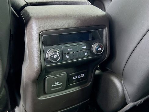 Used 2022 GMC Acadia Denali w/ Denali Ultimate Package image 24