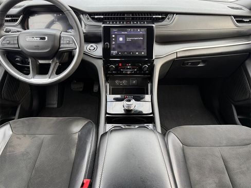 Used 2023 Jeep Grand Cherokee Altitude image 10