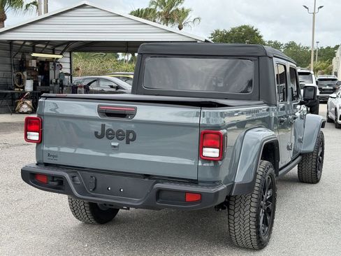 Used 2025 Jeep Gladiator Sport AWD/4WD image 5