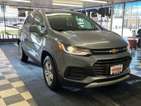 Used 2019 Chevrolet Trax LT w/ LT Convenience Package AWD/4WD image 1