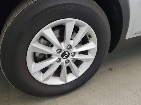 Used 2019 Kia Sorento AWD V6 image 31