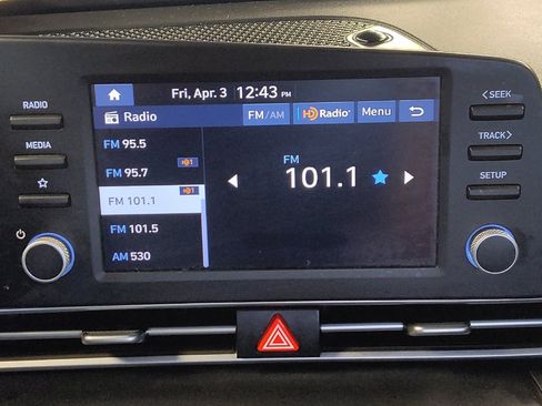 Used 2025 Hyundai Elantra SE image 25