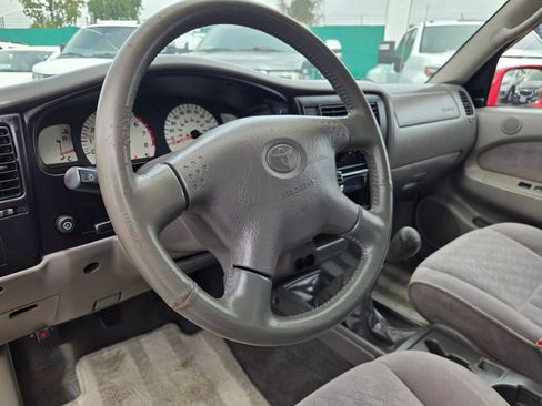 Used 2001 Toyota Tacoma S-Runner image 11