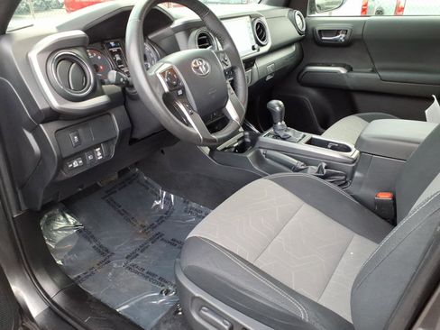 Certified 2023 Toyota Tacoma TRD Off-Road image 12