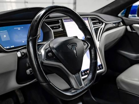 Used 2016 Tesla Model S 70 image 22