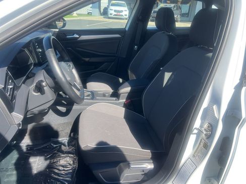Used 2025 Volkswagen Jetta Sport image 20