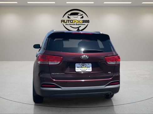 Used 2018 Kia Sorento FWD image 6