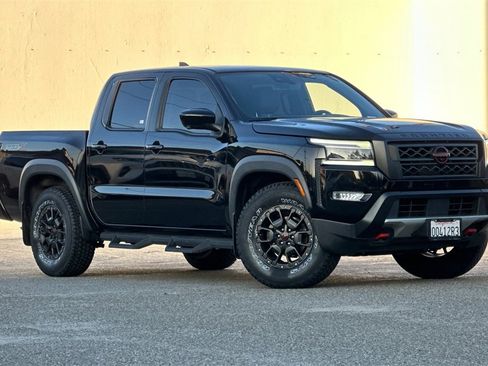 Used 2023 Nissan Frontier Pro-X w/ Pro-X Premium Package image 2