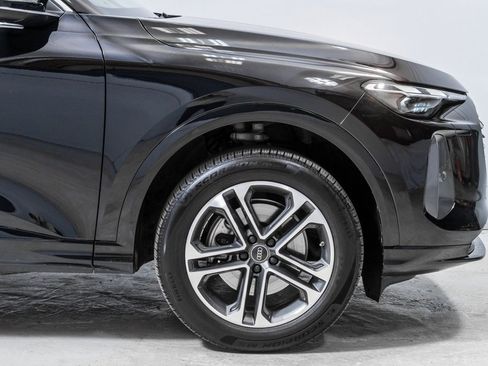 Used 2025 Audi Q5 2.0T Premium w/ Convenience Package image 12