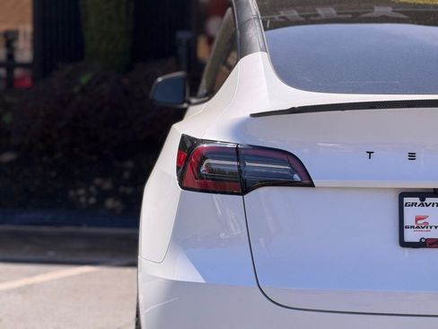 Used 2022 Tesla Model Y Performance image 14