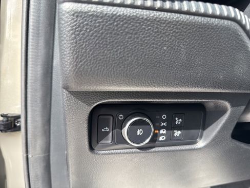 Used 2025 Ford Ranger Lariat w/ Chrome Accent Package AWD/4WD image 12