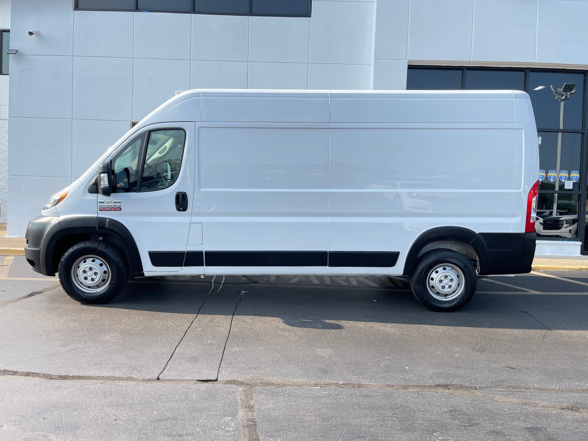 Used 2025 RAM ProMaster 2500 w/ Convenience Group FWD image 6
