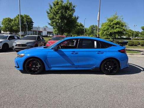 Used 2024 Honda Civic Type R image 3