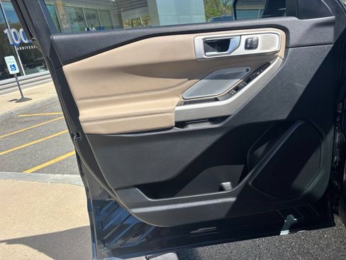 Certified 2023 Ford Explorer Limited w/ Limited Technology Package AWD/4WD image 53