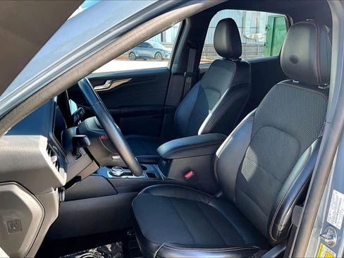 Certified 2023 Ford Escape ST-Line w/ Tech Pack #1 image 7