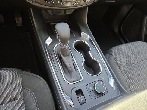 Used 2023 Chevrolet Traverse LT image 22