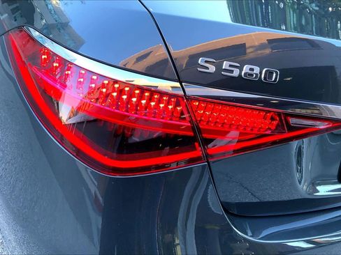 Certified 2023 Mercedes-Benz S 580 4MATIC Sedan image 27