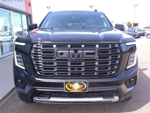Used 2025 GMC Yukon XL Denali Ultimate AWD/4WD image 30