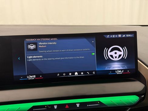 Used 2025 BMW X3 xDrive30i w/ Premium Package image 28