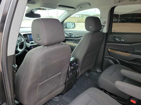 Used 2023 GMC Acadia SLE w/ Driver Convenience Package FWD image 16