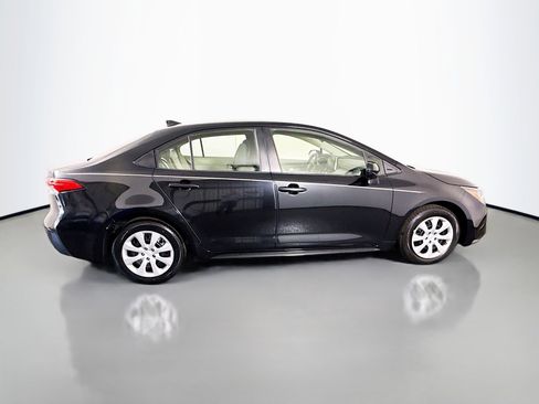 Used 2020 Toyota Corolla LE image 11