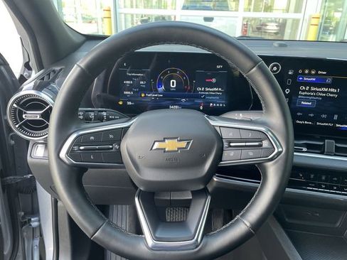 Used 2025 Chevrolet Equinox LT FWD image 19