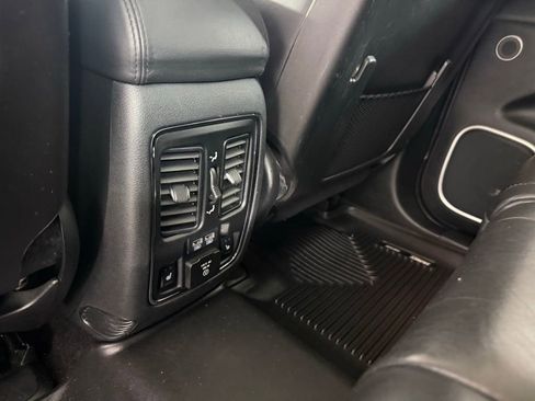 Used 2018 Jeep Grand Cherokee Summit image 32