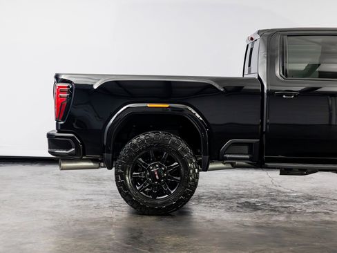 Used 2025 GMC Sierra 2500 AT4 w/ AT4 Premium Plus Package image 27