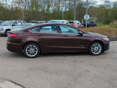 Used 2019 Ford Fusion SE FWD image 9
