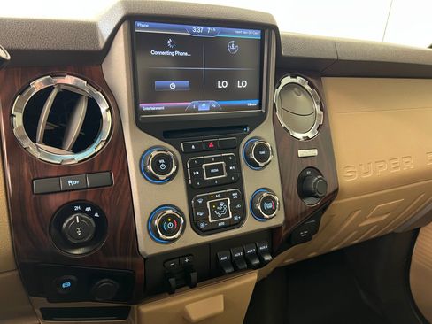 Used 2016 Ford F250 Lariat w/ Chrome Package image 25