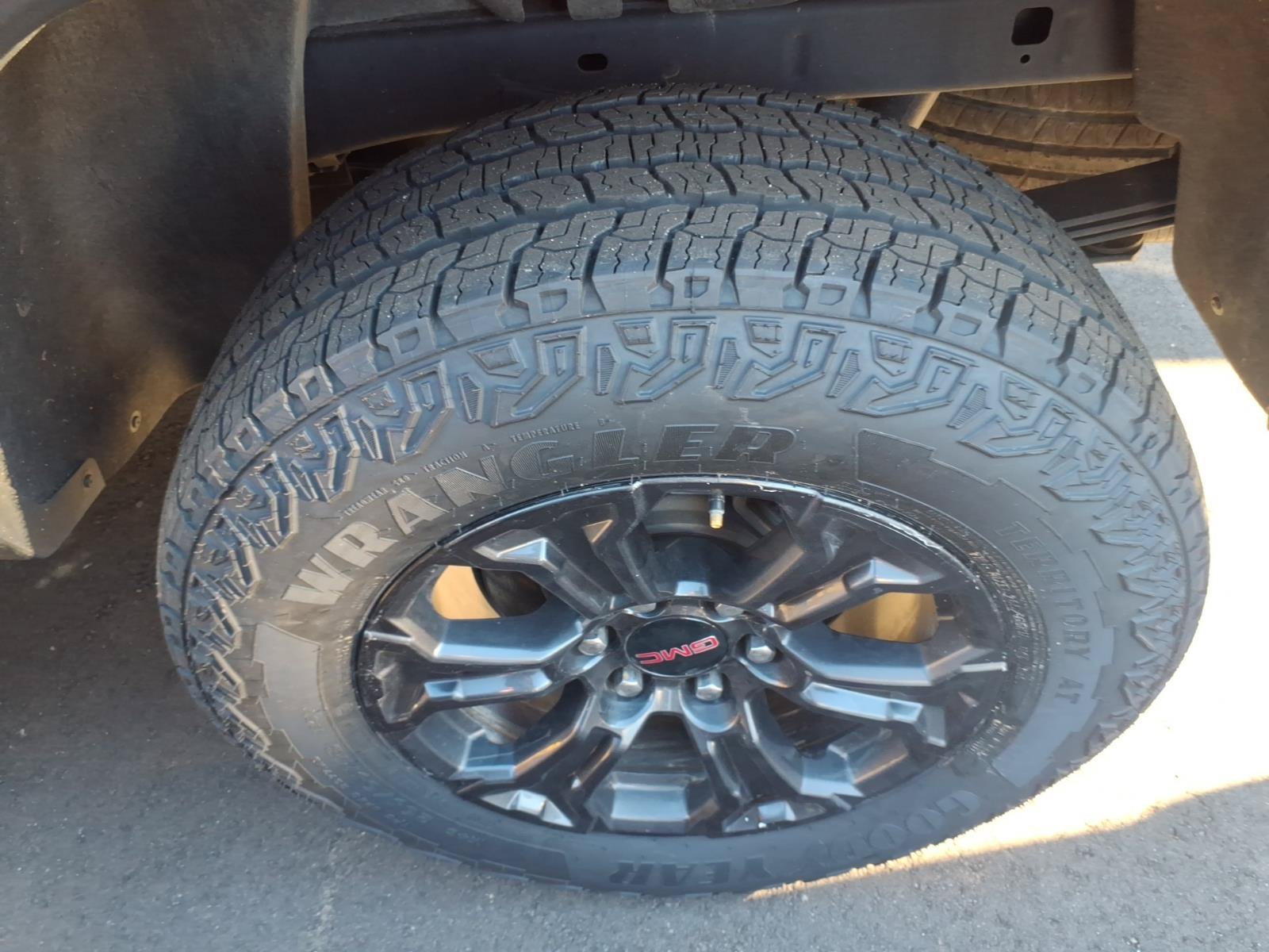 Used 2025 GMC Canyon Elevation w/ Convenience Package AWD/4WD image 6