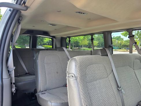 Used 2025 Chevrolet Express 3500 LT w/ LT Preferred Equipment Group RWD image 30