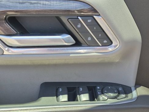 Used 2024 Chevrolet Silverado 2500 LTZ AWD/4WD image 8