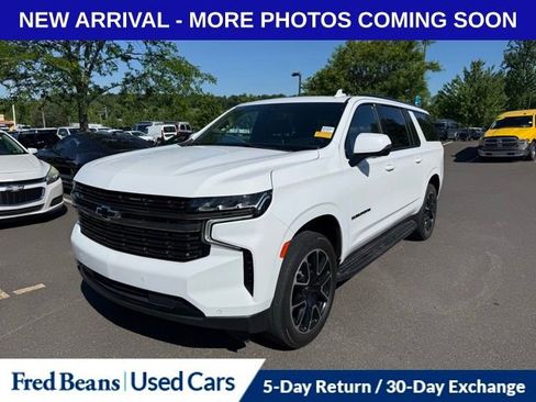 Used 2022 Chevrolet Suburban RST w/ Luxury Package AWD/4WD image 3