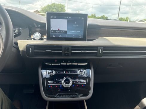 Used 2021 Lincoln Corsair Reserve w/ Elements Package FWD image 12