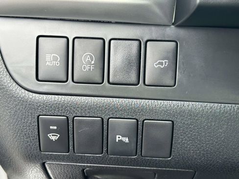 Used 2017 Toyota Highlander Limited FWD image 22