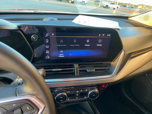 Used 2024 Chevrolet Trax ACTIV w/ Sunroof Package image 19