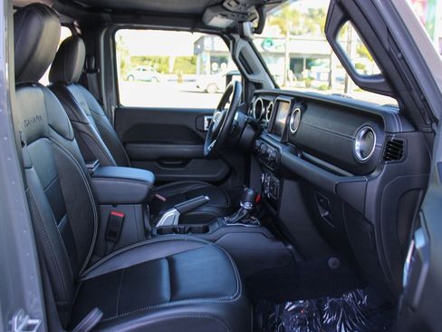 Used 2022 Jeep Wrangler Unlimited Sahara image 20