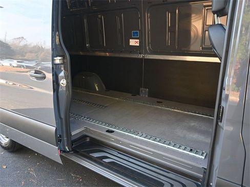 Used 2025 Mercedes-Benz Sprinter 2500 image 19