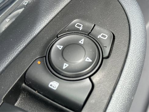 Used 2021 Chevrolet Bolt LT image 33