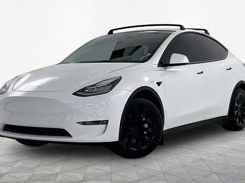 Used 2022 Tesla Model Y Long Range image 3