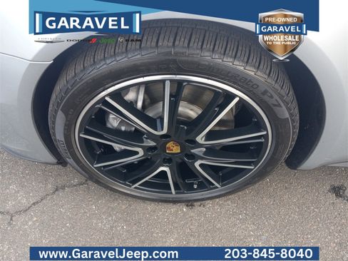 Used 2018 Porsche Panamera 4 image 32