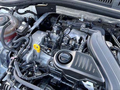 Used 2024 Volkswagen Jetta SE FWD image 31