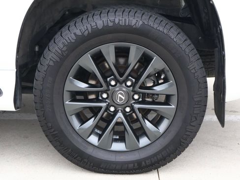 Used 2023 Lexus GX 460 Premium image 9