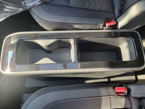 New 2025 Nissan Pathfinder SV image 35