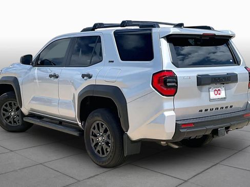 Used 2026 Toyota 4Runner SR5 AWD/4WD image 12