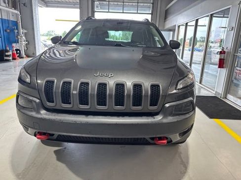 Used 2015 Jeep Cherokee Trailhawk w/ Comfort/Convenience Group AWD/4WD image 2