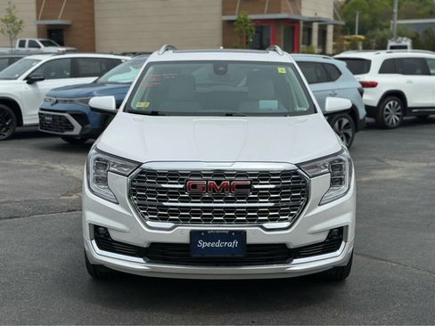 Used 2023 GMC Terrain Denali AWD/4WD image 2