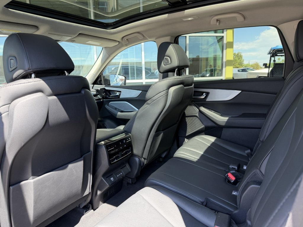 Used 2025 Acura MDX FWD image 34